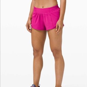 Lululemon Ripened Raspberry Hotty Hot Low Rise 2.5